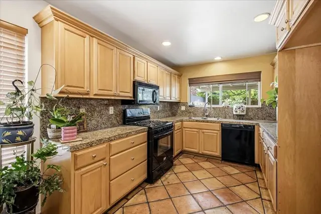 69375 Nilda Dr photo 12