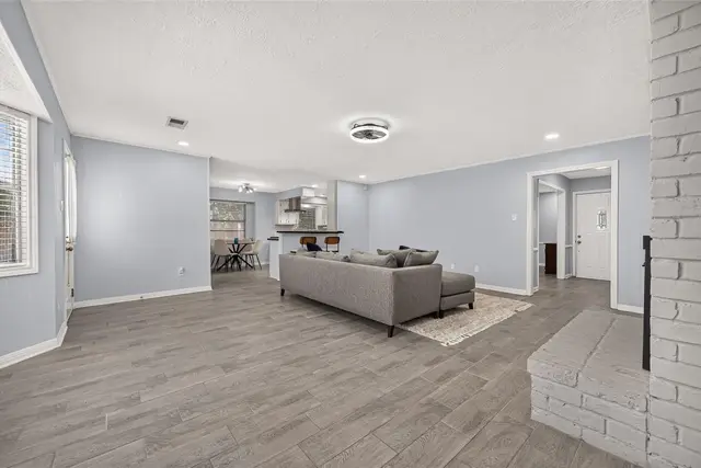8215 Schaffer Ln photo 13
