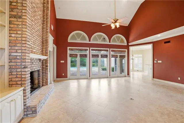 43 Chateau Rothchild Dr photo 6
