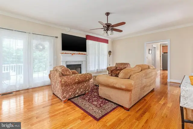 1030 Breckinridge Ln photo 12