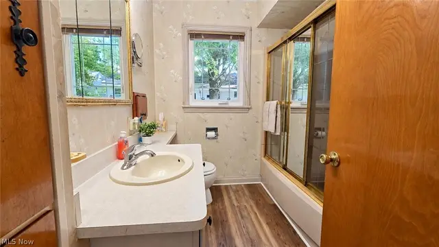 105 Hale Ave photo 12
