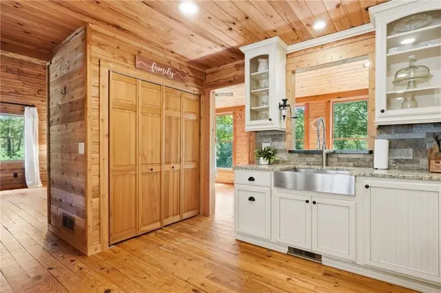 400 Foster Coltrane Ln photo 13