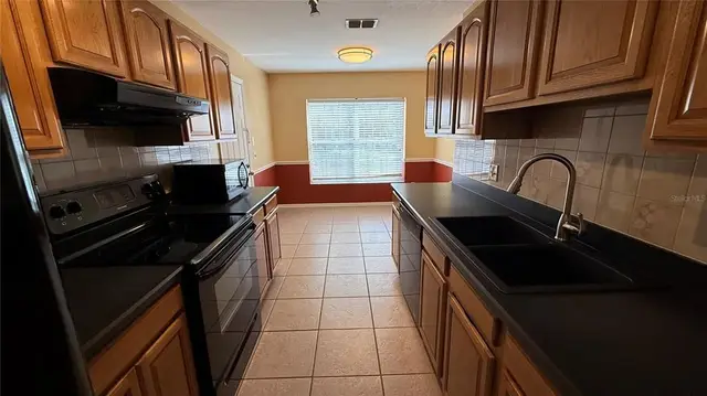 2312 SW 20TH COURT photo 5