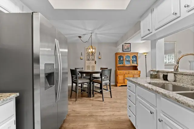 6678 Henschen Cir photo 11