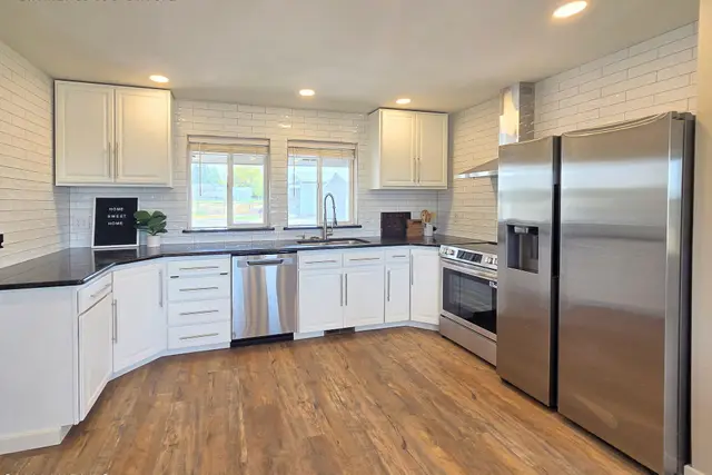 1253 Lucy Ln photo 10