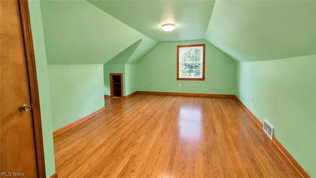 105 Hale Ave photo 16