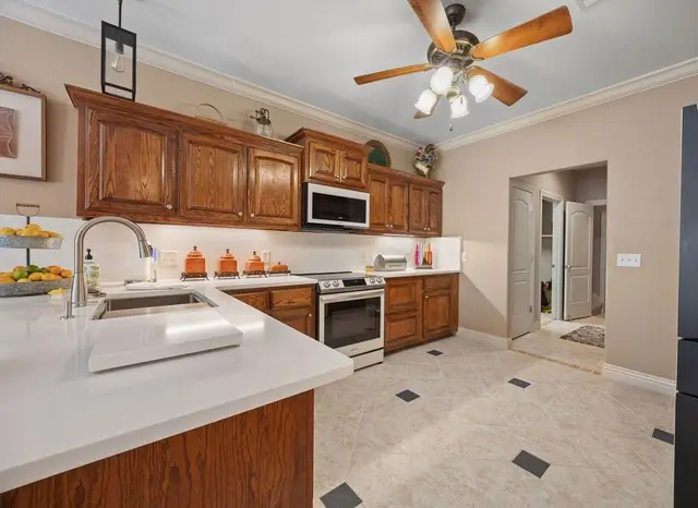 24 Granshire Dr photo 9