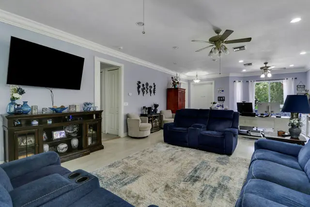 20231 SW 49TH Court photo 19