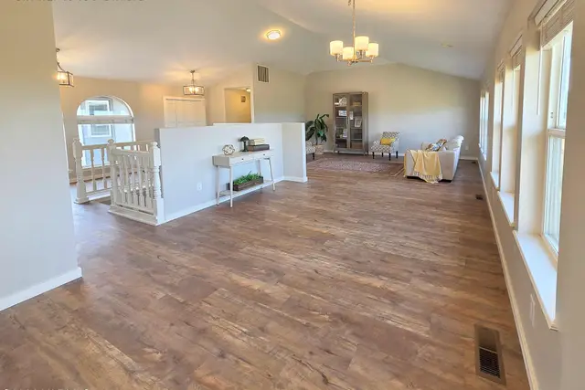 1253 Lucy Ln photo 6