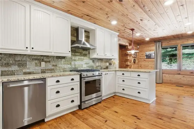400 Foster Coltrane Ln photo 12