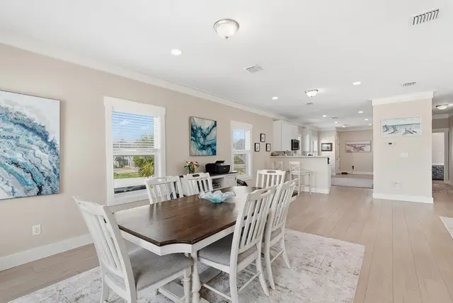 105 Circle Dr photo 9