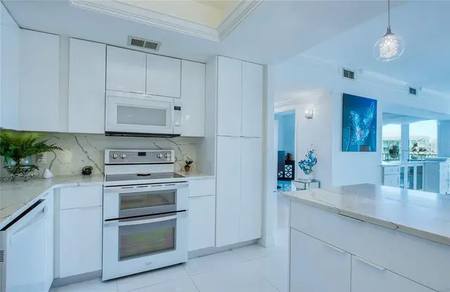 8 BELLEVIEW BOULEVARD #702 photo 9