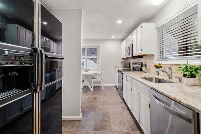 129 Stone Ridge Rd Unit 129 photo 9