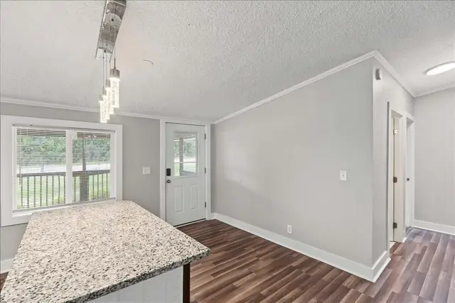 137 Pam Dr photo 6