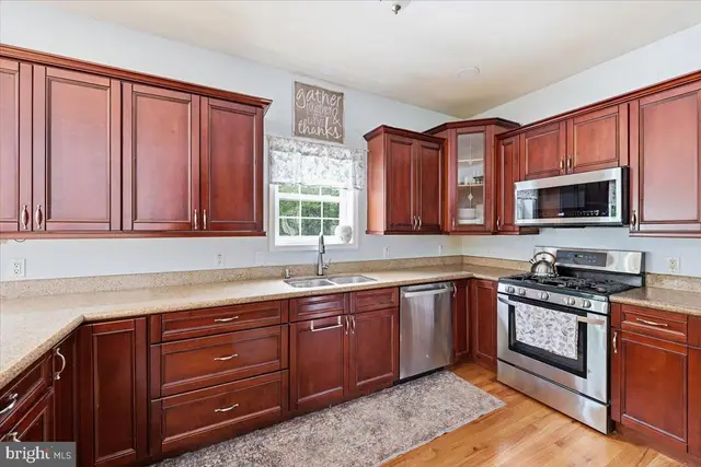107 Bryan Way photo 6