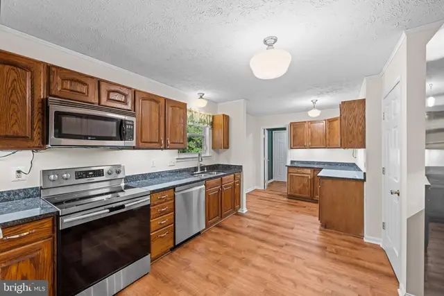 15950 Crowfoot Ct photo 6