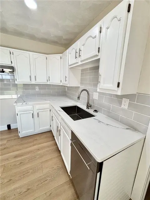 215 Keller Ct photo 12